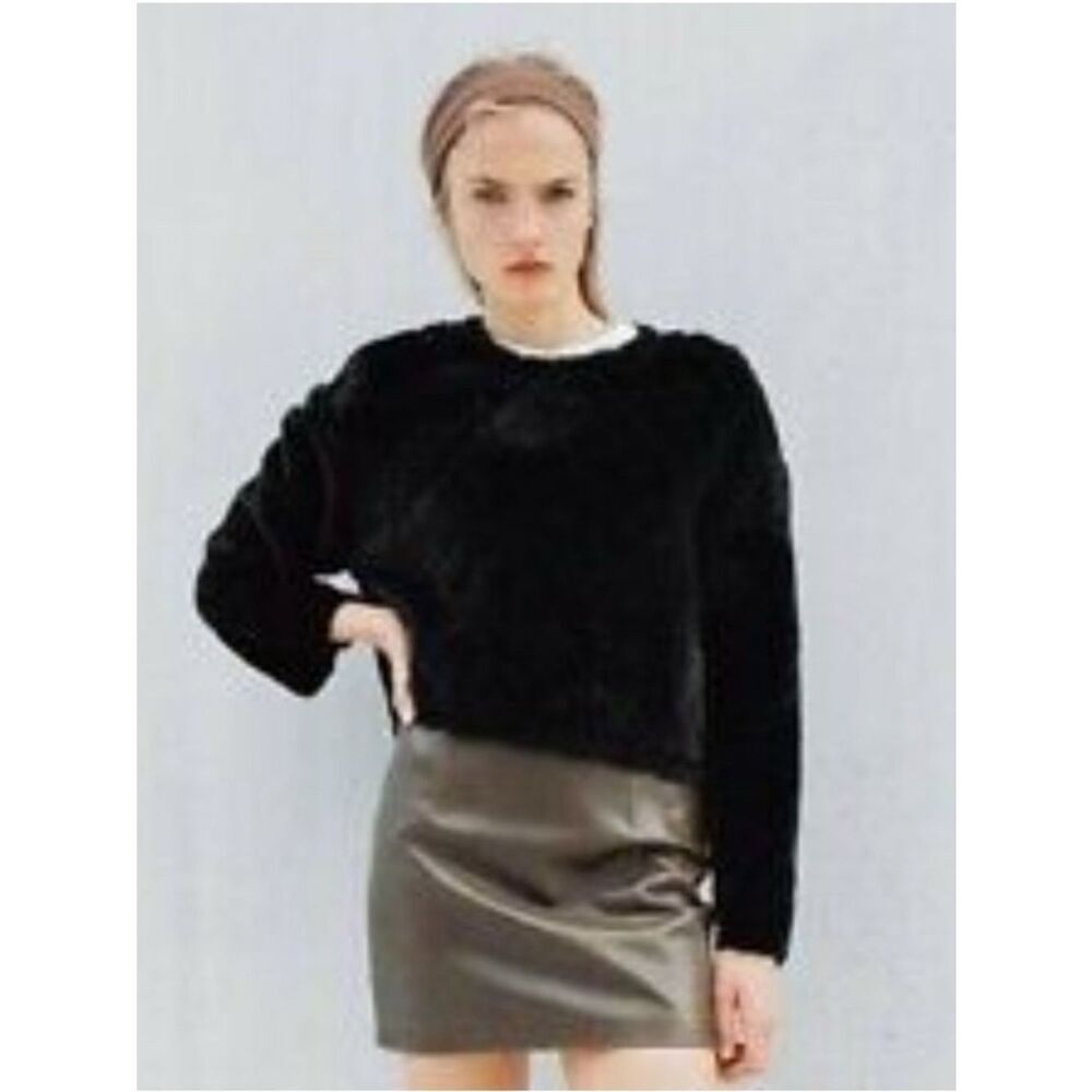 🛍️ Zara Black Faux Fur Pullover Size Medium. NWT